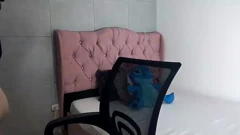 Snapshot of bug2025 chatting on September 30, 1:33 am bug2025 online show from September 30, 1:33 am