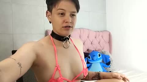 Snapshot of bug2025 chatting on October 1, 12:43 pm bug2025 online show from October 1, 12:43 pm