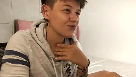 Snapshot of bug2025 chatting on September 24, 2:43 am bug2025 online show from September 24, 2:43 am