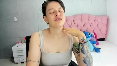 Snapshot of bug2025 chatting on October 9, 4:11 pm bug2025 online show from October 9, 4:11 pm