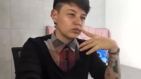 Snapshot of bug2025 chatting on September 20, 4:22 am bug2025 online show from September 20, 4:22 am