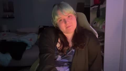 Snapshot of bumblebeebuzzer chatting on February 26, 3:46 am bumblebeebuzzer online show from February 26, 3:46 am