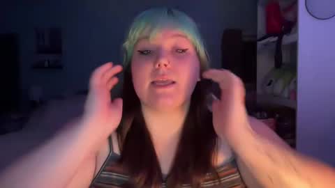 Snapshot of bumblebeebuzzer chatting on February 15, 2:58 am bumblebeebuzzer online show from February 15, 2:58 am