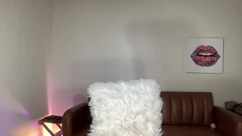 Snapshot of bunnieandthedude chatting on September 8, 11:37 pm BUNNIE and THE DUDE TheLebowskis online show from September 8, 11:37 pm