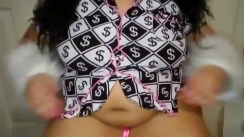 Coco bunnix online show from January 24, 11:45 pm