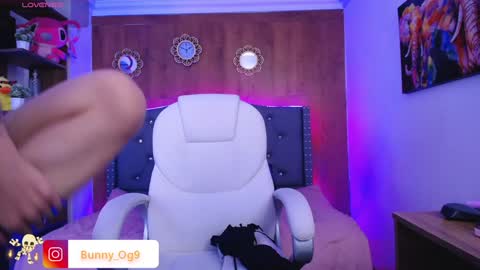 Bunny online show from December 8, 9:30 pm