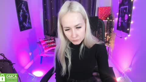 Snapshot of bunny__of_love chatting on December 27, 11:39 am Sasha online show from December 27, 11:39 am
