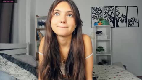 Snapshot of bunny_nova chatting on October 15, 9:12 am Aria online show from October 15, 9:12 am