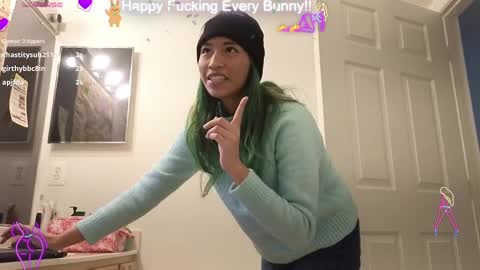 Snapshot of bunnycheekz chatting on January 22, 11:43 pm Tokki bunny online show from January 22, 11:43 pm
