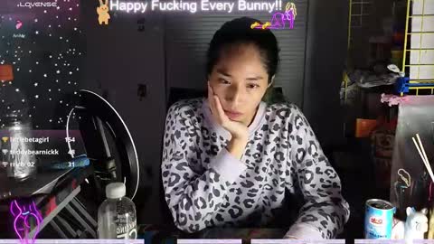 Snapshot of bunnycheekz chatting on December 13, 1:04 am Tokki bunny online show from December 13, 1:04 am