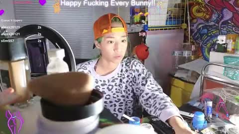 Snapshot of bunnycheekz chatting on January 27, 5:03 am Tokki bunny online show from January 27, 5:03 am