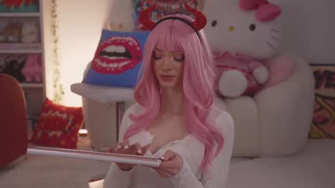 Stella online show from January 11, 12:01 am