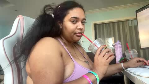 Snapshot of bunnyslittlecum chatting on January 2, 12:02 am Bunnygirl Onyx online show from January 2, 12:02 am
