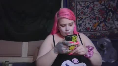 Snapshot of burnthemail chatting on February 11, 2:03 am lilly online show from February 11, 2:03 am