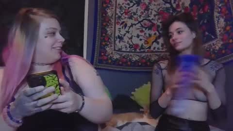 Snapshot of burnthemail chatting on December 14, 4:23 am lilly online show from December 14, 4:23 am