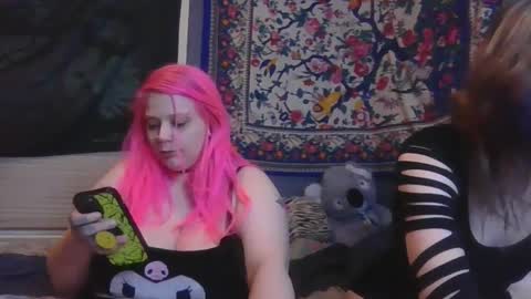 Snapshot of burnthemail chatting on January 1, 3:13 am lilly online show from January 1, 3:13 am