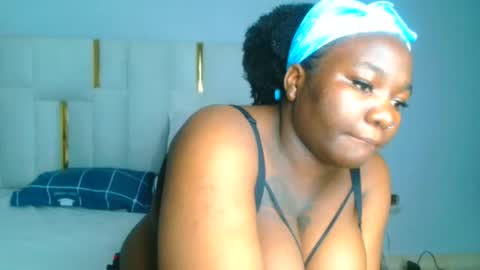 Snapshot of busty_mellons69 chatting on September 27, 11:56 pm busty_mellons69 online show from September 27, 11:56 pm