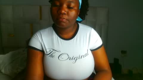 Snapshot of busty_mellons69 chatting on September 26, 11:13 pm busty_mellons69 online show from September 26, 11:13 pm