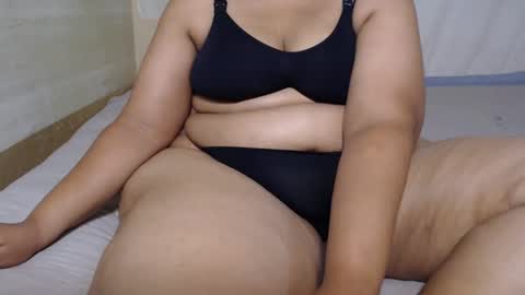 bustybbwx online show from February 11, 10:39 pm