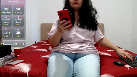 Snapshot of bustyemma chatting on September 9, 6:13 am Emma online show from September 9, 6:13 am