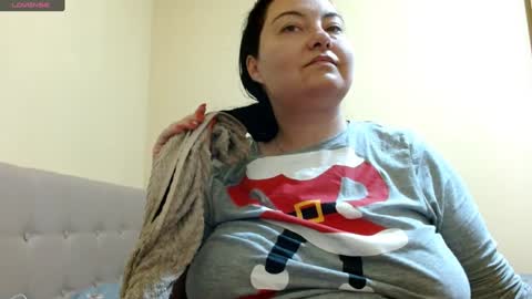 Snapshot of bustyemma chatting on January 3, 11:25 am Emma online show from January 3, 11:25 am