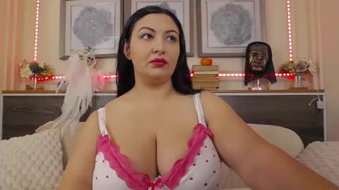 Snapshot of bustyeva_ chatting on October 30, 4:37 am online between 6AM and 2PM EET almost everyday. online show from October 30, 4:37 am