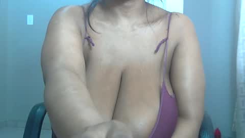 Snapshot of bustytessa37 chatting on September 25, 6:56 am bustytessa37 online show from September 25, 6:56 am