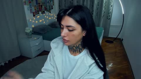 Snapshot of butter_f1y chatting on October 20, 7:22 am Sabrina online show from October 20, 7:22 am