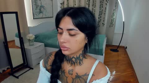 Snapshot of butter_f1y chatting on September 22, 7:07 am Sabrina online show from September 22, 7:07 am