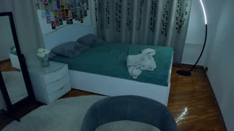 Snapshot of butter_f1y chatting on October 13, 7:11 am Sabrina online show from October 13, 7:11 am