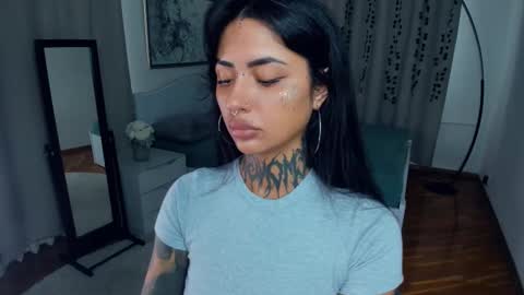 Snapshot of butter_f1y chatting on September 27, 7:15 am Sabrina online show from September 27, 7:15 am