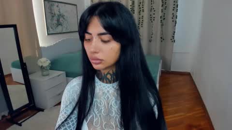Snapshot of butter_f1y chatting on September 15, 7:05 am Sabrina online show from September 15, 7:05 am