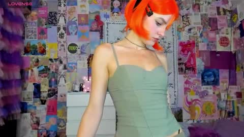 Emily  online show from October 29, 6:54 pm