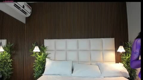 Snapshot of cailynbrowm chatting on October 21, 4:27 am CailynBrown online show from October 21, 4:27 am