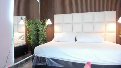 Snapshot of cailynbrowm chatting on October 23, 5:02 am CailynBrown online show from October 23, 5:02 am