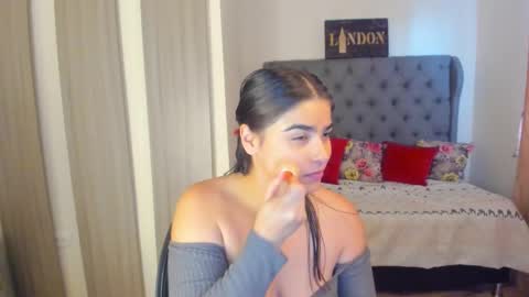 caitlingomez0 online show from March 14, 11:33 am