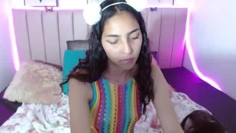 Snapshot of cala_bittar chatting on September 19, 8:41 pm Cala Bittar online show from September 19, 8:41 pm