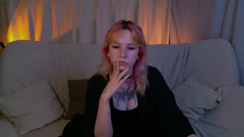 californiadreamer_ online show from July 9, 3:09 am