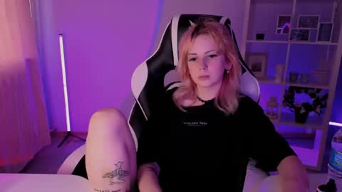 californiadreamer_ online show from July 15, 3:00 am