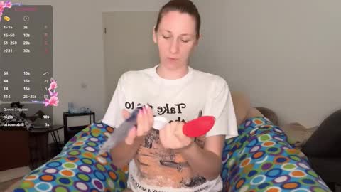 Snapshot of caliiie_of chatting on September 13, 2:36 pm Caliiie of online show from September 13, 2:36 pm