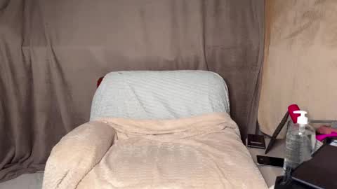Snapshot of caliiie_of chatting on January 24, 6:14 am Caliiie of online show from January 24, 6:14 am