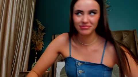 Snapshot of calimoon_ chatting on September 11, 8:53 pm Cali online show from September 11, 8:53 pm