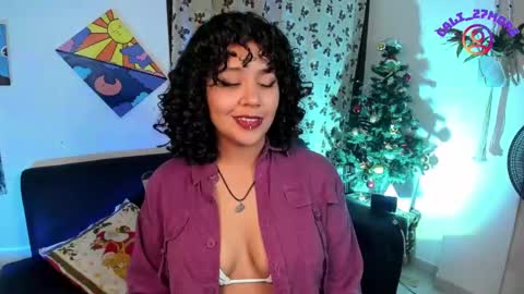 Snapshot of caliope_moreauu chatting on December 10, 1:11 am Caliope Moreau online show from December 10, 1:11 am