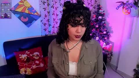 Snapshot of caliope_moreauu chatting on December 31, 3:23 am Caliope Moreau online show from December 31, 3:23 am