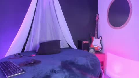 calliope_dark online show from December 11, 11:41 am