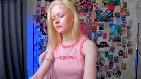 Robin online show from October 26, 11:27 am