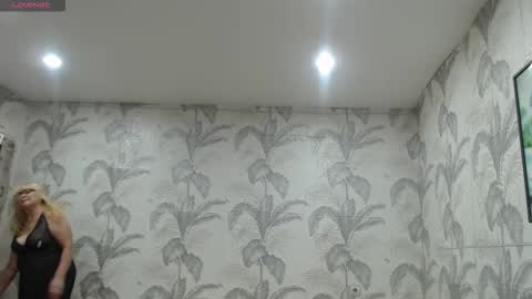 CamDiva1 online show from December 5, 11:00 am