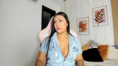 Snapshot of cameroncollinss chatting on January 24, 7:39 pm Cameron  online show from January 24, 7:39 pm