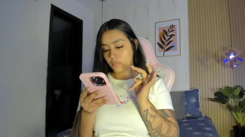 Snapshot of cameroncollinss chatting on October 27, 8:03 pm Cameron  online show from October 27, 8:03 pm