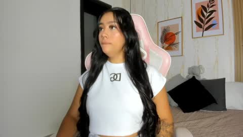 Snapshot of cameroncollinss chatting on January 10, 8:15 pm Cameron  online show from January 10, 8:15 pm